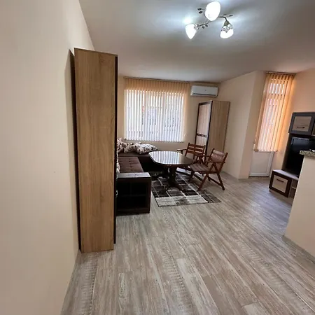 Lotus Apartment *